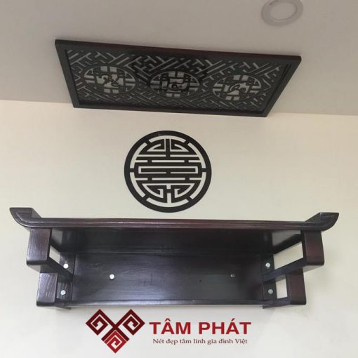 Bàn thờ treo tường mẫu TT2011 tiết kiệm không gian đáng kể