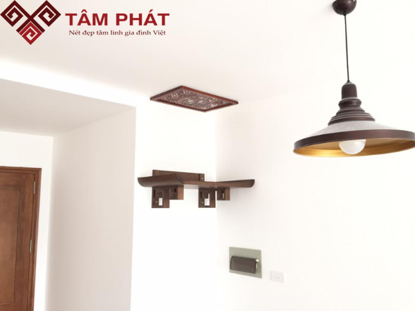 Bàn thờ treo tường mẫu TT2028 màu nâu gụ
