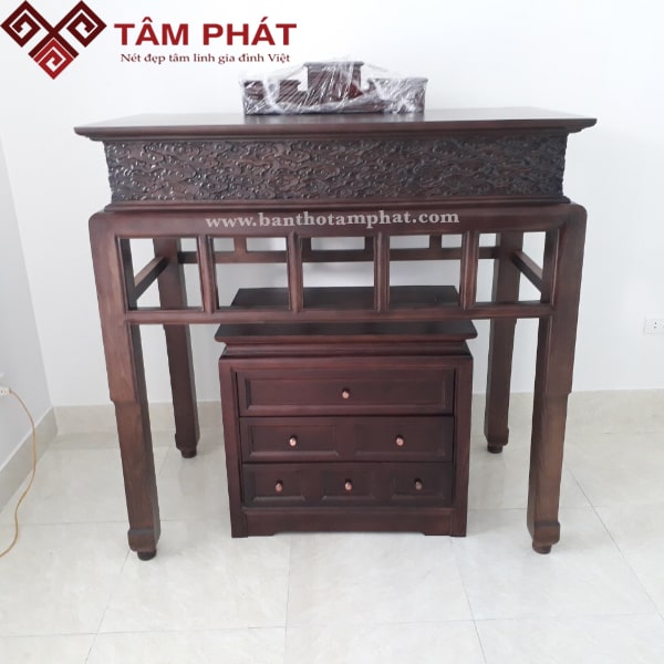 Bàn thờ đứng hiện đại