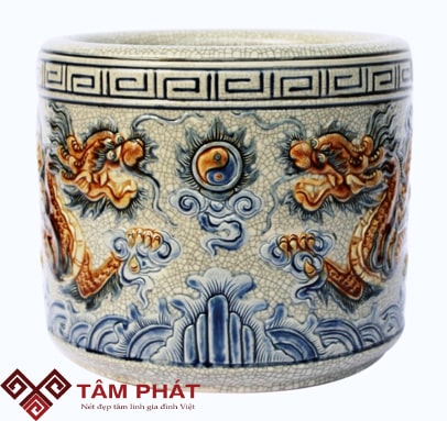 Sắp xếp bàn thờ với bát hương