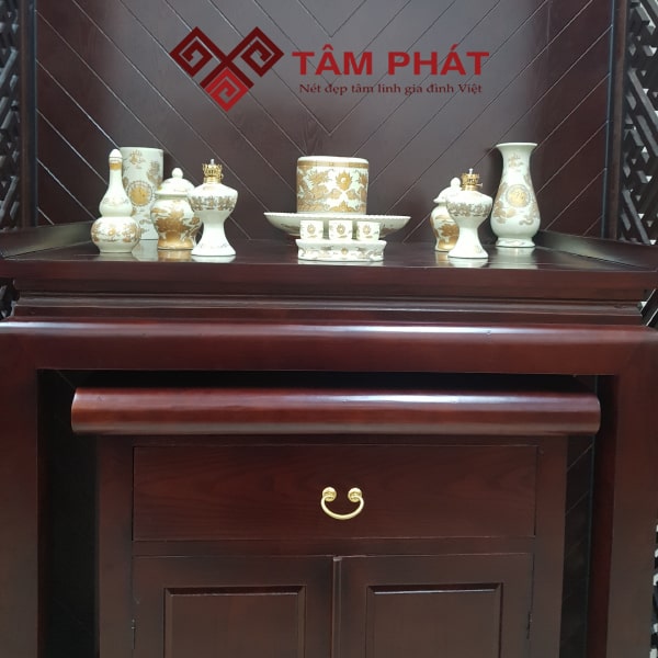 Cách bày bát hương trên bàn thờ có 1 bát hương