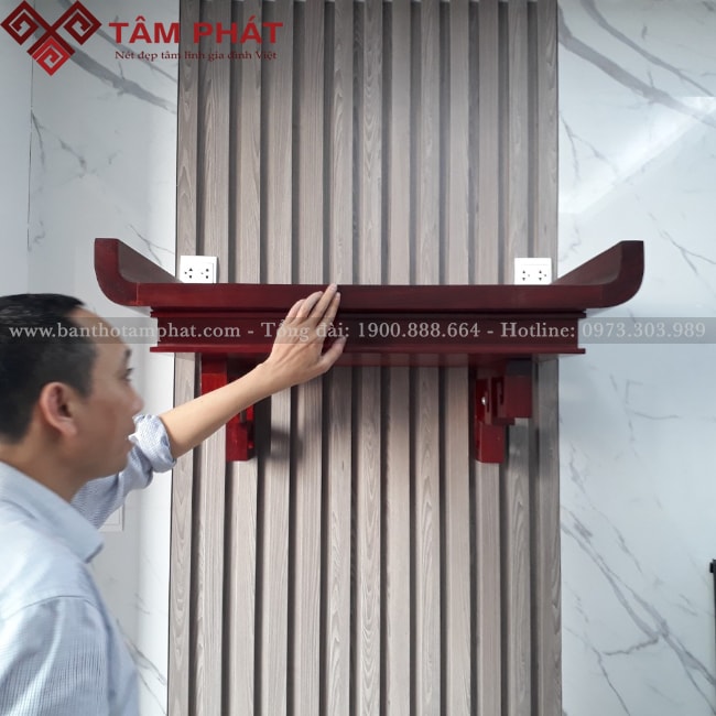 Nên đốt bàn thờ cũ trong lò hóa vàng mã