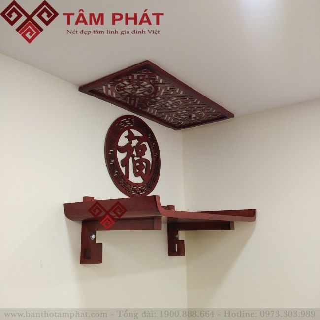 Bàn thờ treo thiết kế đơn giản nhưng rất tinh tế