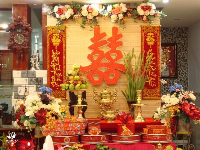 Cắm hoa bàn thờ ngày cưới