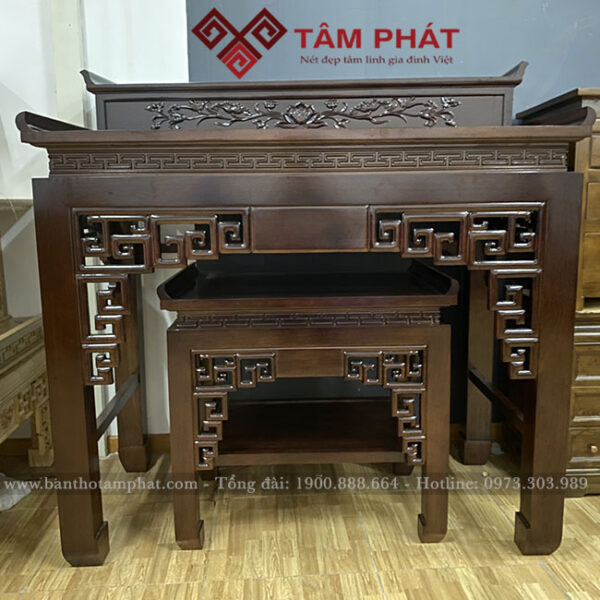 Bàn thờ gỗ đẹp BT-1063 được làm bằng gỗ gụ nhị cấp