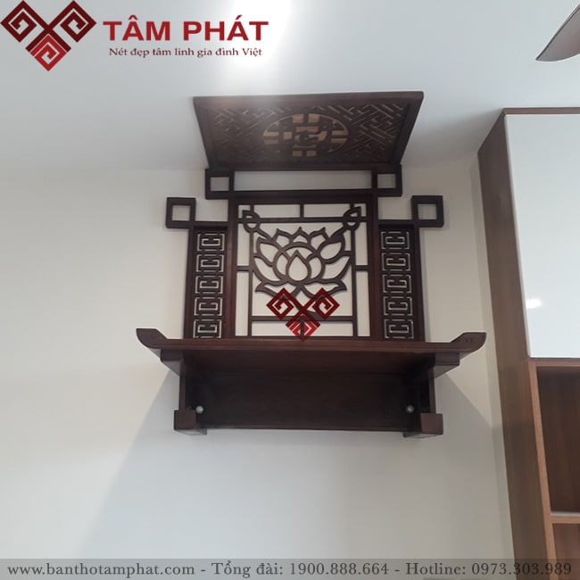 Khách hàng có thể chọn màu trang thờ theo yêu cầu