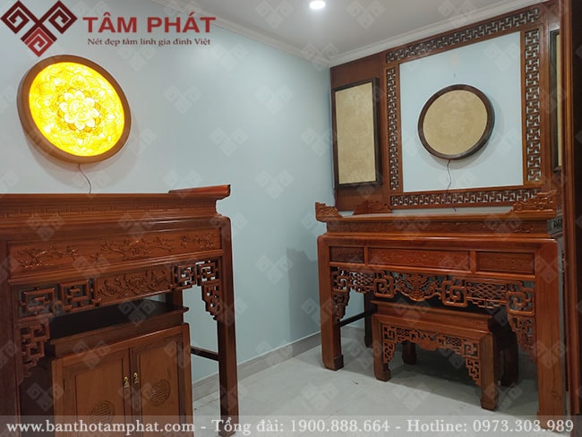 Phòng thờ gia tiên kết hợp thờ Phật dùng 2 mẫu bàn thờ BT-1082