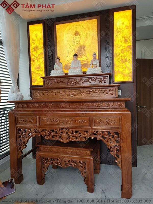 Bàn thờ tam cấp kết hợp thờ Phật và thờ gia tiên