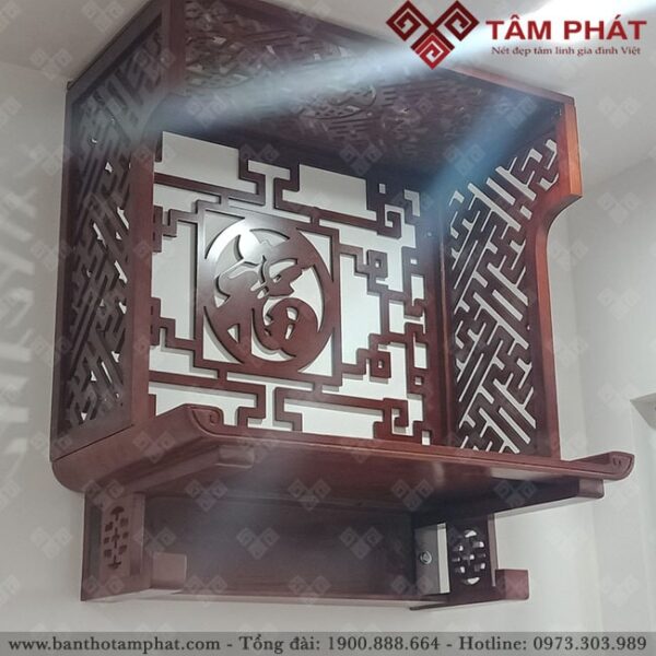 Sản phẩm đẹp kết hợp vách ngăn 2 bên tạo nên không gian thờ ấm cúng
