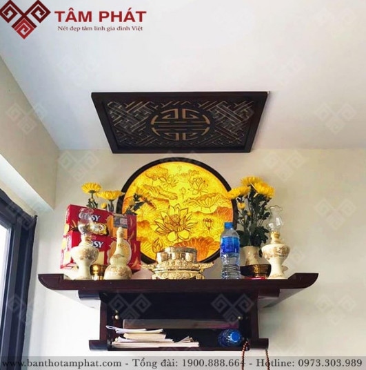 Nhân viên Tâm Phát giao bàn thờ tận nhà và hỗ trợ lắp đặt miễn phí Nhân viên Tâm Phát giao bàn thờ tận nhà và hỗ trợ lắp đặt miễn phí