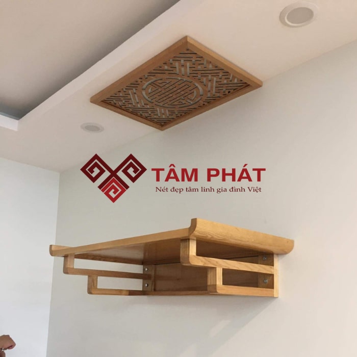 Mẫu bàn thờ treo tường TT2018 phù hợp với nhiều không gian căn hộ