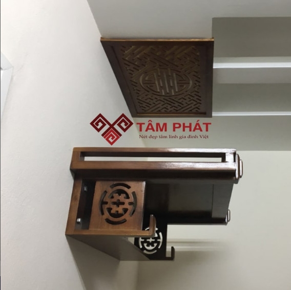Nhân viên Tâm Phát hỗ trợ lắp đặt bàn thờ nhiệt tình Nhân viên Tâm Phát hỗ trợ lắp đặt bàn thờ nhiệt tình