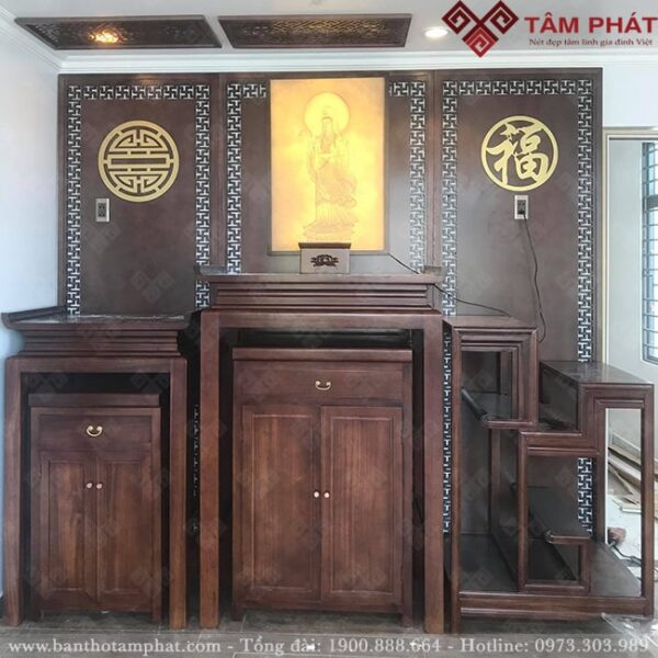 Bàn thờ tone màu nâu cho vẻ đẹp ấm cúng, sang trọng