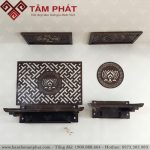 bàn thờ treo kết hợp với nhiều kiểu trang trí đa dạng