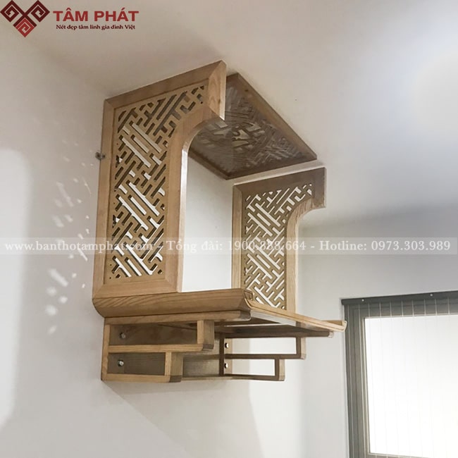 Bàn thờ treo tường chung cư có vách ngăn phòng thờ