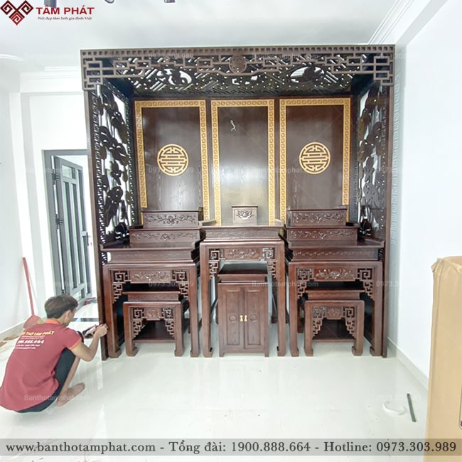 Bàn thờ 3 tầng thường sử dụng cho Phòng thờ Phật hoặc gia tiên