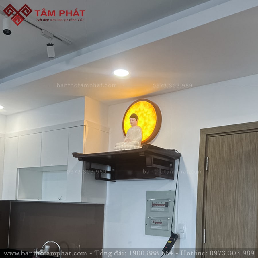 Trang trí bàn thờ Phật bằng tranh trúc chỉ