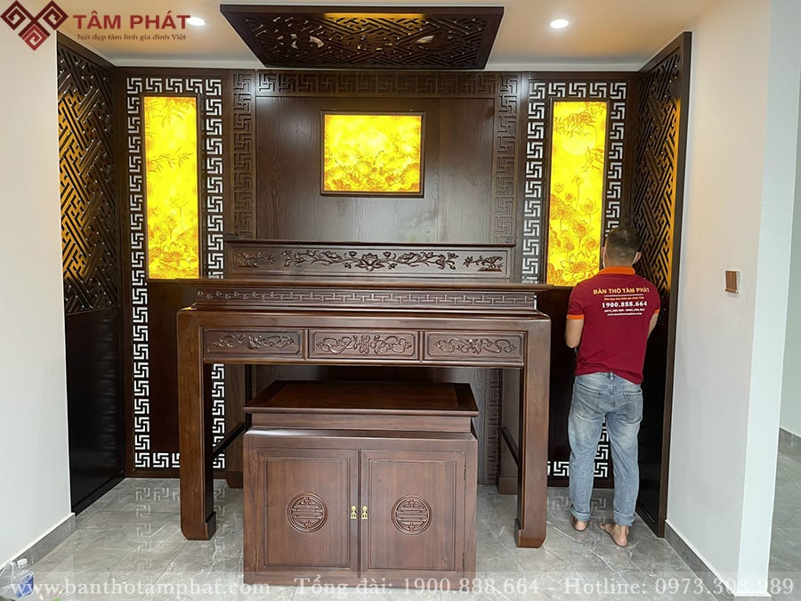 Phòng thờ được trang trí đẹp bằng tranh trúc chỉ