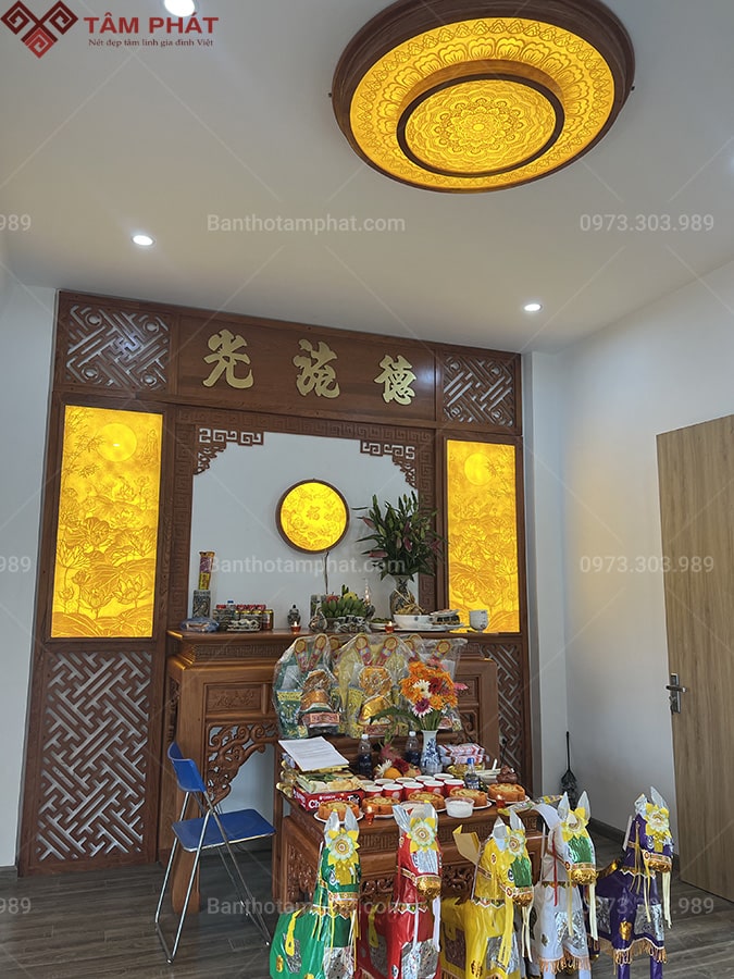 Tranh trúc chỉ trần nhà phòng thờ gia tiên