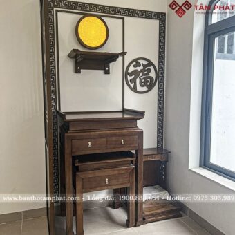Không gian kết hợp thờ gia tiên, thờ Phật và thờ ông địa