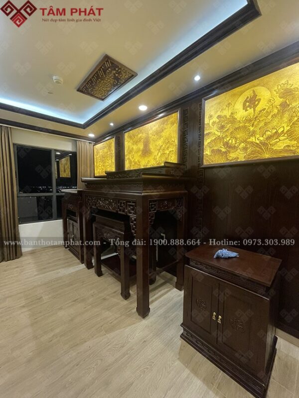 Tranh trúc chỉ tô điểm thêm nét đẹp thuần khiết cho không gian thờ