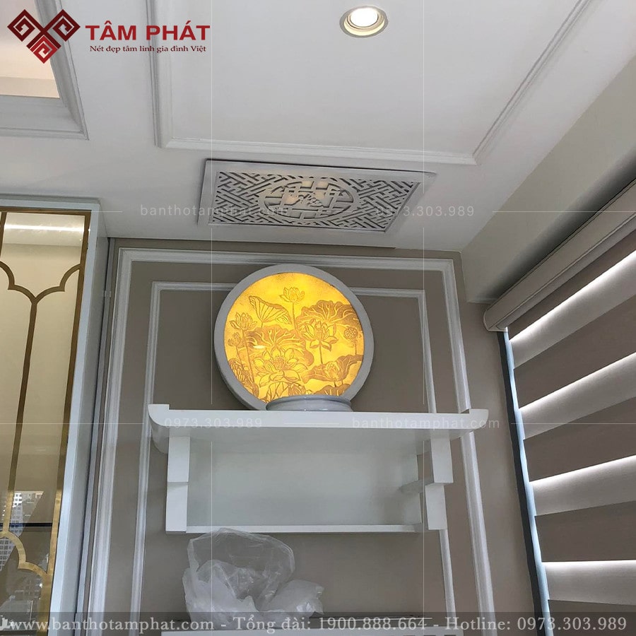 Bàn thờ treo màu trắng mẫu TT2065 - Chân thang vững chắc Bàn thờ treo màu trắng mẫu TT2065 đẹp Tâm Phát