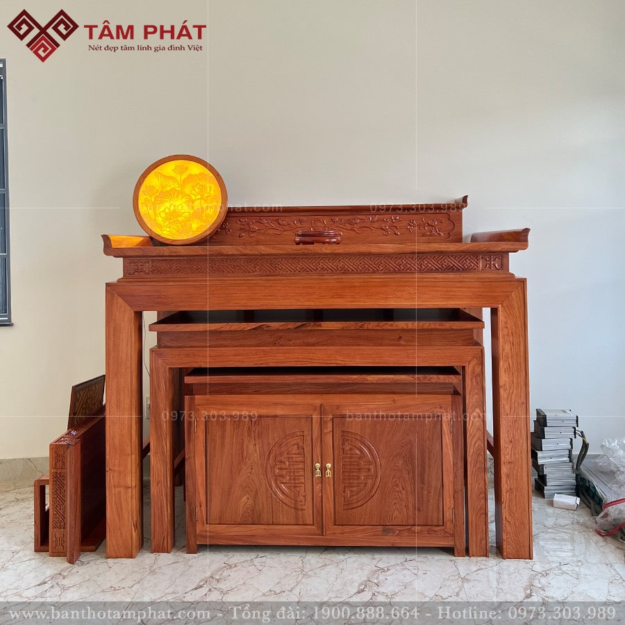 Bàn thờ 2 cấp làm bằng gỗ hương đá