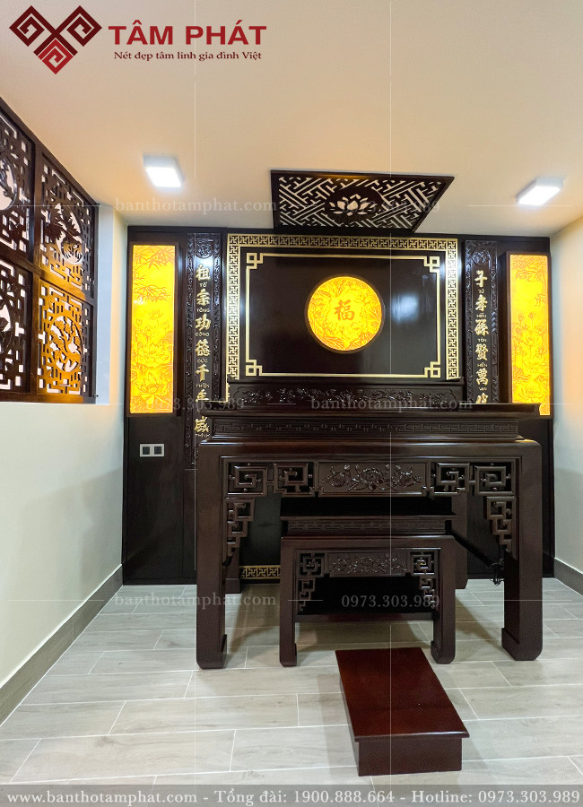 Phòng thờ gia tiên BT-1270 kết hợp tranh trúc chỉ sáng vàng