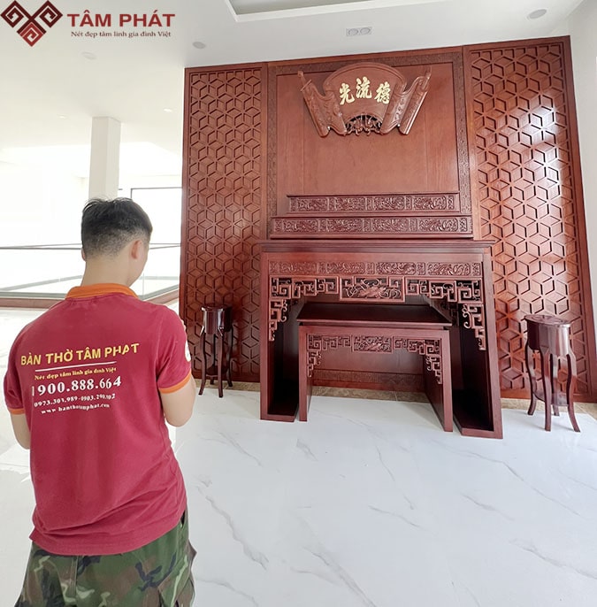 Mẫu phòng thờ gia tiên đẹp BT-1268 được hoàn thiện tỉ mỉ, kì công và sắc nét