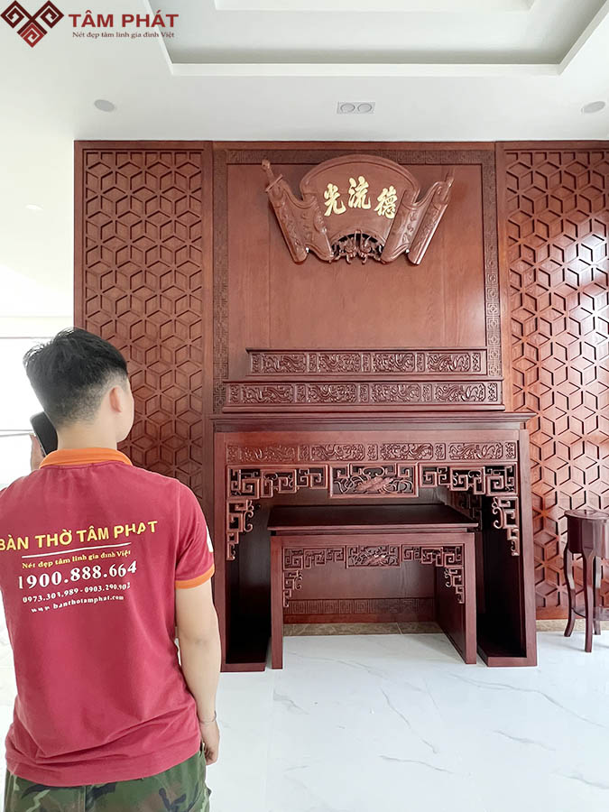 Bàn thờ chất liệu gỗ tự nhiên siêu nét sau khi hoàn thiện Bàn thờ chất liệu gỗ tự nhiên siêu nét sau khi hoàn thiện