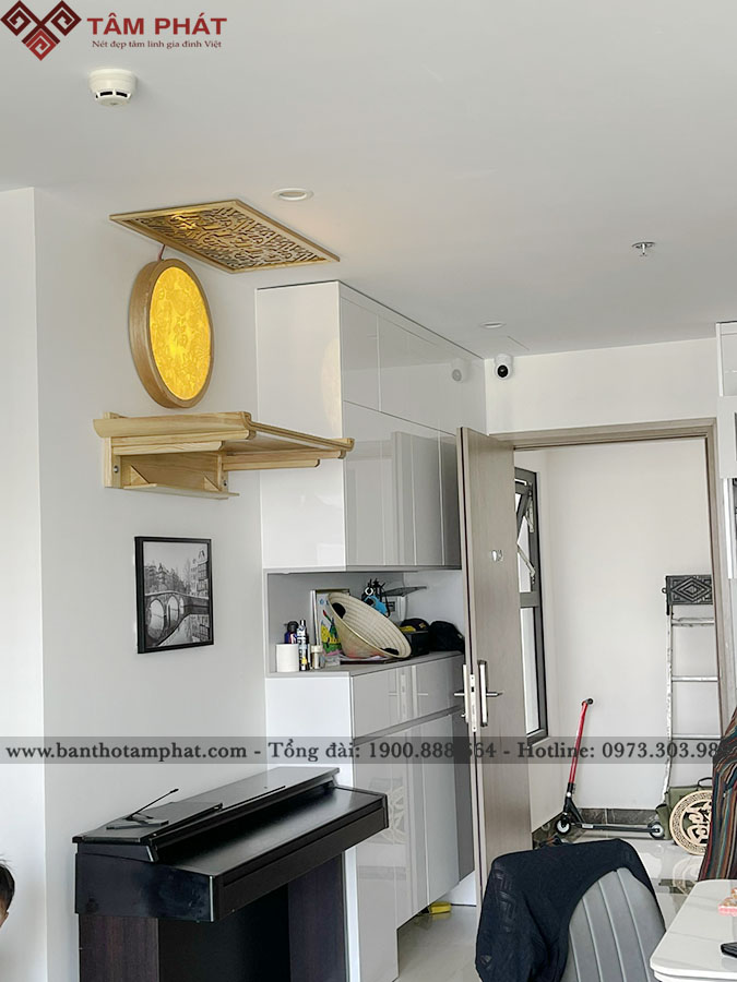Bàn thờ treo chung cư đơn giản TT2083 nhỏ gọn tinh tế