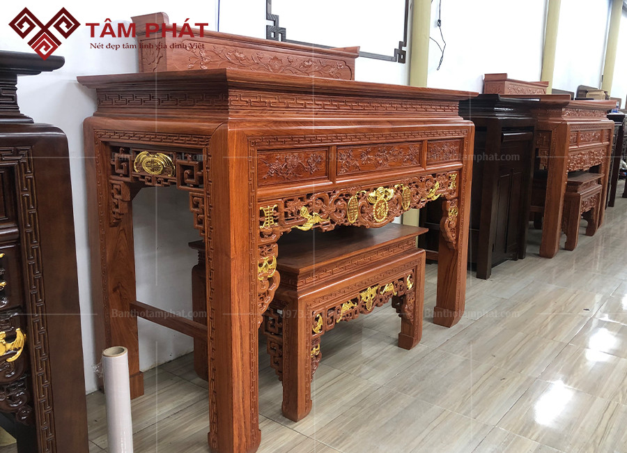 Bàn thờ 2 cấp gỗ Hương Đá dát vàng