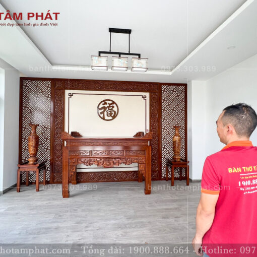 Phòng thờ gia tiên gỗ Gụ được Tâm Phát thi công