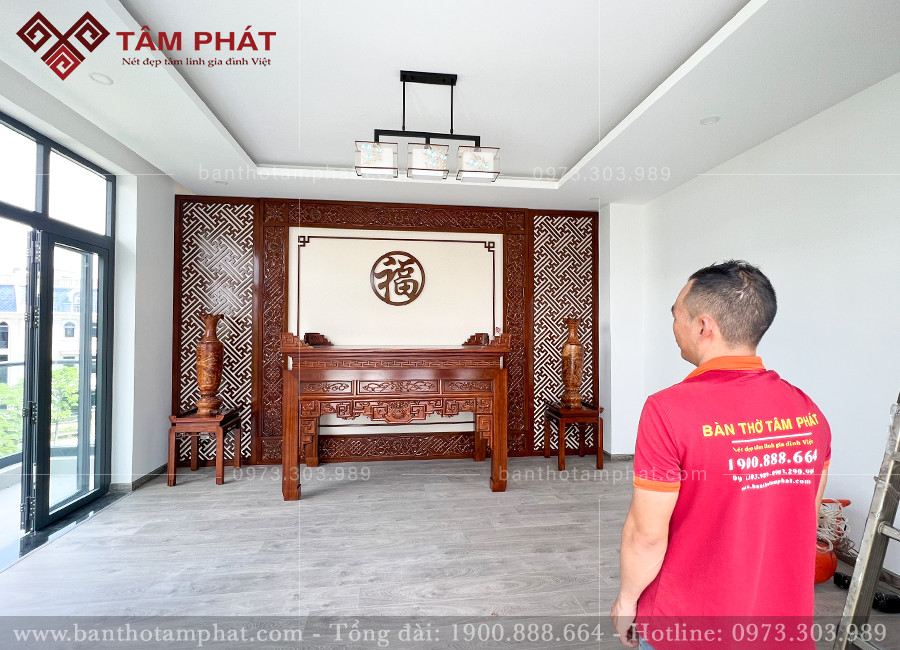 Phòng thờ gia tiên gỗ Gụ được Tâm Phát thi công