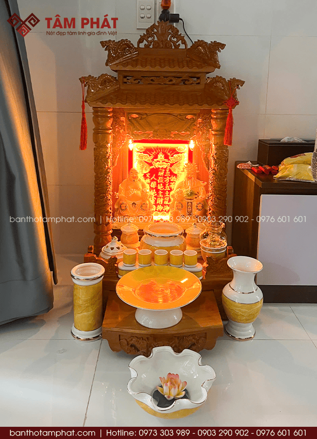 Bàn thờ Ông Địa mái chùa gỗ Gõ