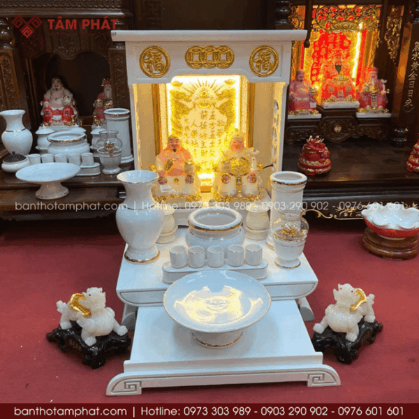 Bàn thờ Ông Địa màu trắng hiện đại