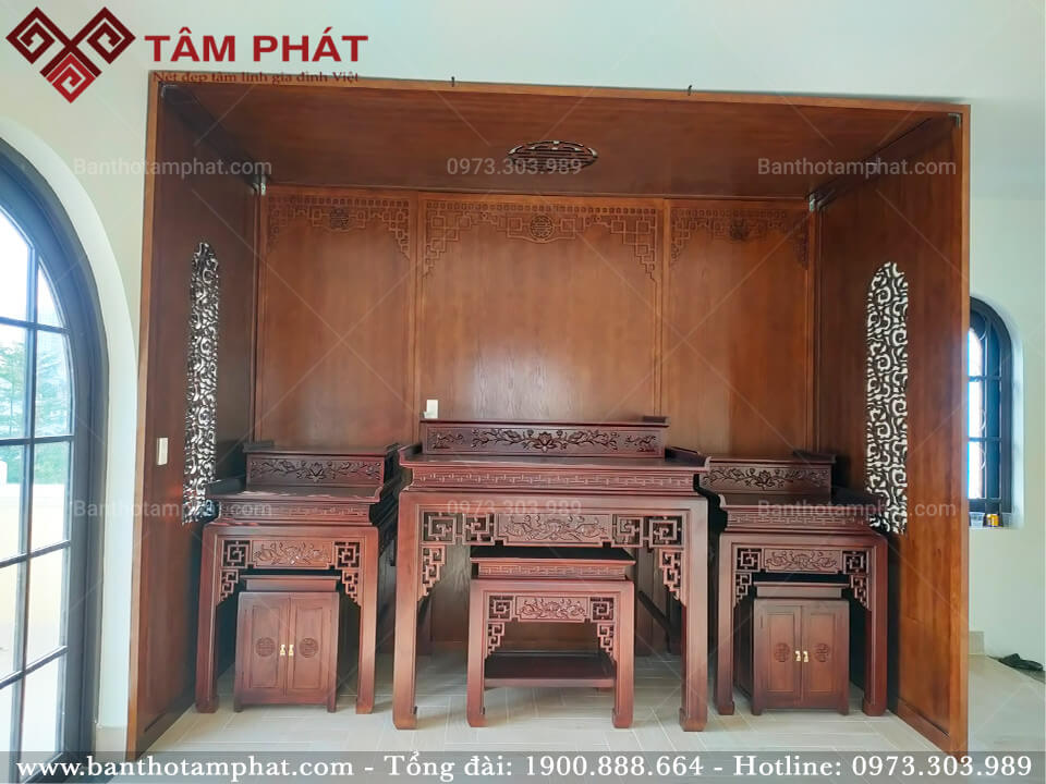 Phòng thờ 3 bàn đứng thờ Phật và Gia tiên mẫu BT-1247