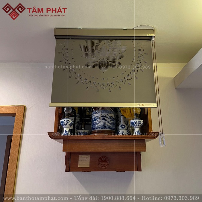 Rèm che bàn thờ treo tường bằng vải cao cấp mẫu REM-0028