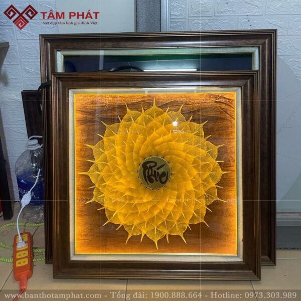 Tranh xương lá bồ đề vuông màu cam, có đèn led.
