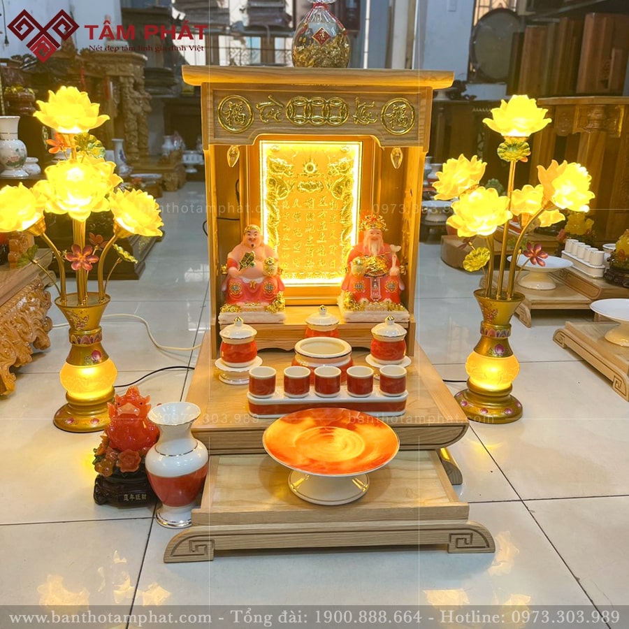 Bài vị là vật phẩm phong thủy không thể thiếu trong bàn thờ Thần Tài Thổ Địa.