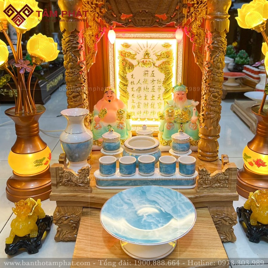 Bài vị hiện đại có đèn led tỏa sáng bên trong.