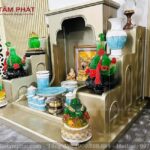 Bàn thờ Thần Tài Ông Địa đa dạng kích thước, màu sắc.