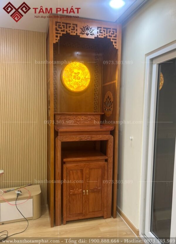 Bố trí hài hòa, sang trọng tại không gian phòng khách.