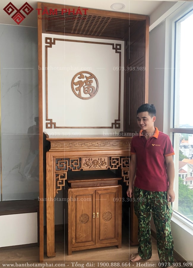 Phòng thờ chung cư đơn giản mẫu trang trí chữ Phúc BT-1584