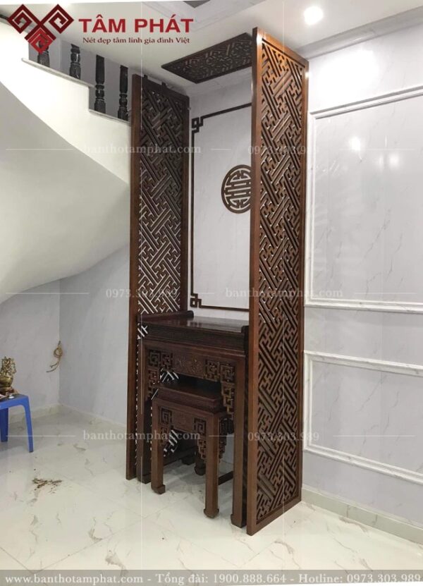 Có thể lựa chọn giữa tủ cơm hoặc bàn cơm tiện lợi với nhu cầu thờ cúng gia đình.
