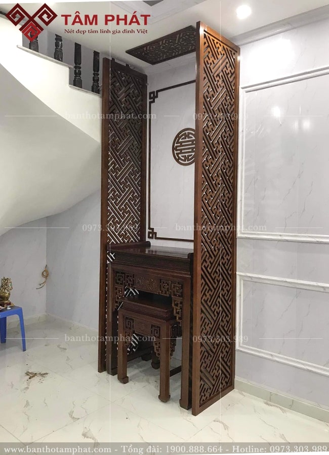 Có thể lựa chọn giữa tủ cơm hoặc bàn cơm tiện lợi với nhu cầu thờ cúng gia đình.