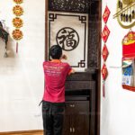 Viền góc bo gọn tạo sự chỉn chu, trang nhã cho bàn thờ.