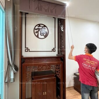 Phòng thờ đẹp có rèm che tại phòng khách mẫu BT-1585