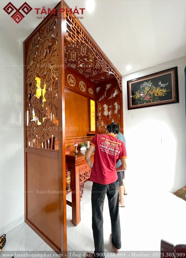 Tâm Phát nhận đặt đóng phòng thờ theo yêu cầu gia chủ.