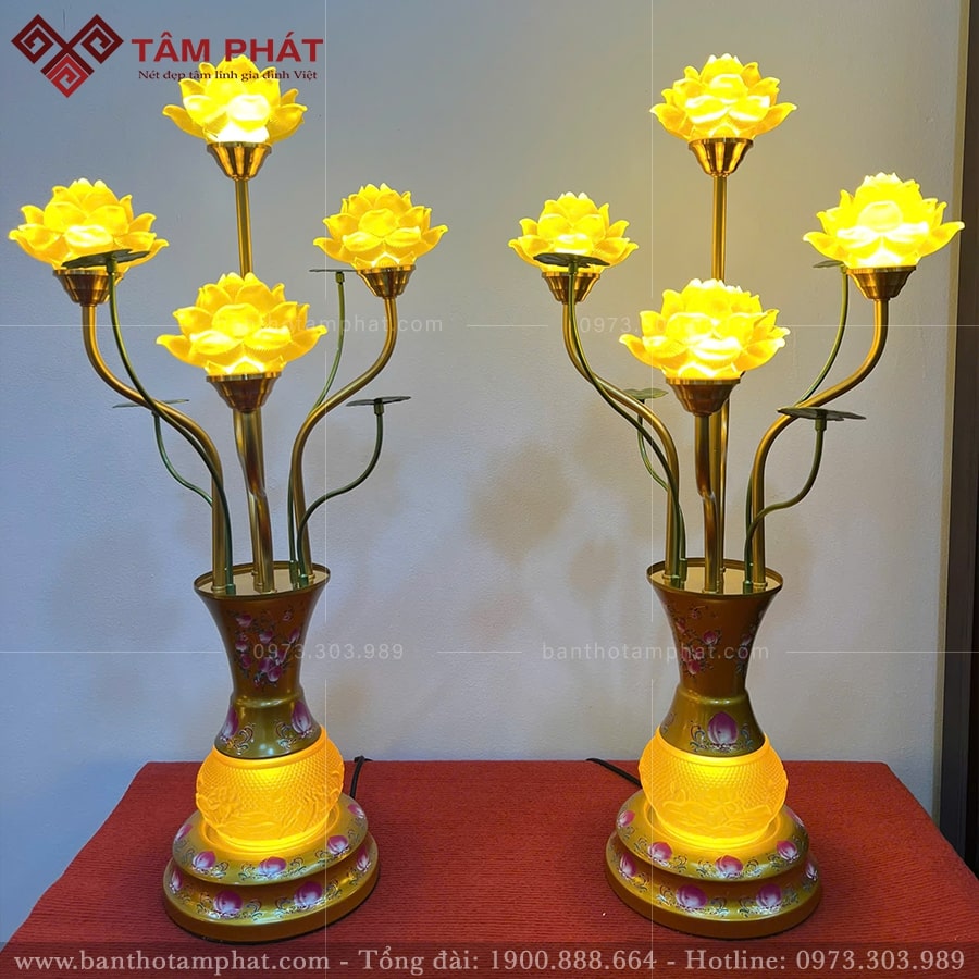 Đèn thờ hoa sen Lưu Ly 5 bông sang trọng. 
